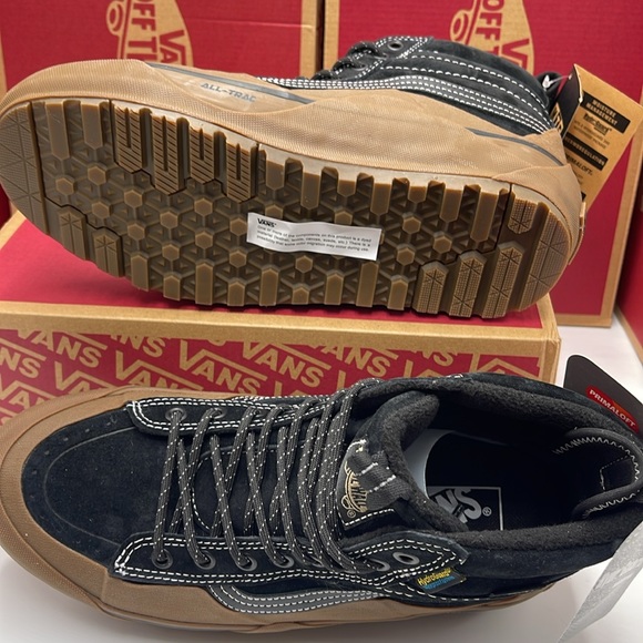 Vans Men’s Sk8-Hi Dip Mte-2
Black/Gum
VN0009QKB9M
Boots Cold Weather Sneakers - Picture 4 of 16